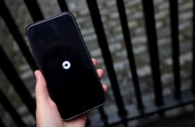 Uber suspends Greek service