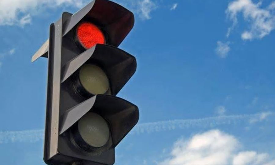 Cops on the lookout for traffic light offenders, KNEWS