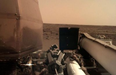 Nasa lands InSight robot to study Mars' interior