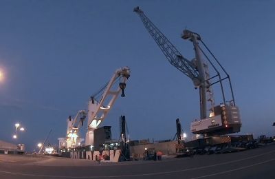 Arrival and roll-off LHM 420 Liebherr Mobile Harbor Crane to DP World Limassol