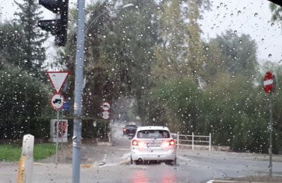 Nicosia advisory issued for road conditions due to heavy rain/flooded streets, police advise motorists to avoid driving if at all possible