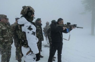 Video promo shows Cypriot commandos getting up close and personal with minister during winter training in Troodos