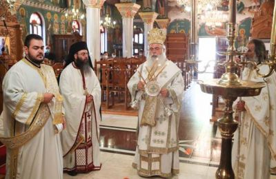 Holy Synod to support vaccine but maintains Holy Communion stance