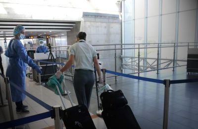 Cyprus puts travelers from UK up in hotels