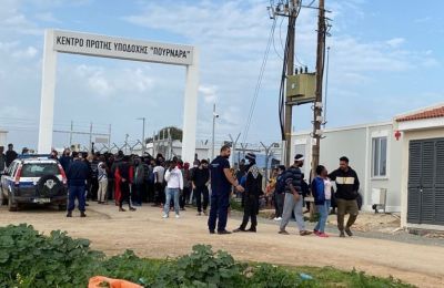 Asylum seekers at Pournara breach gate 