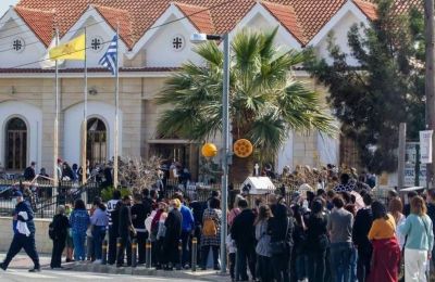 Police anxious as pilgrims throng church