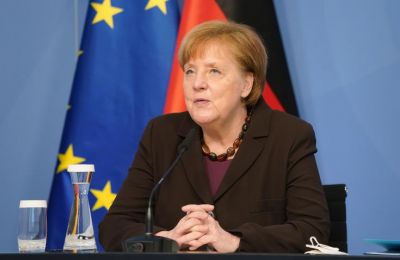 Merkel calls for broad-mindedness, compromise in Cyprob talks