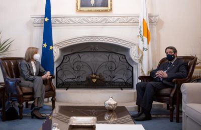 President meets with EU Health Commissioner in Nicosia