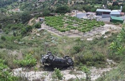 Driver killed after jeep goes off cliff