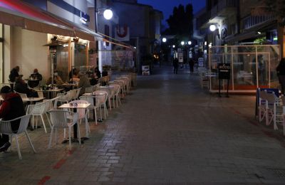 Cyprus lifts curfew as nightclubs open