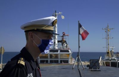 France flexes muscle, puts warship in eastern Mediterranean