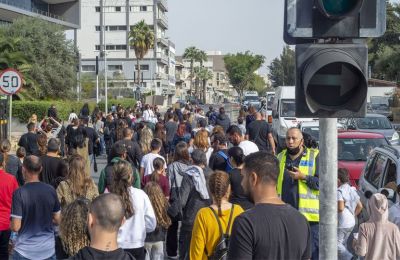 Parents demonstrate against new measures in primary schools (images)