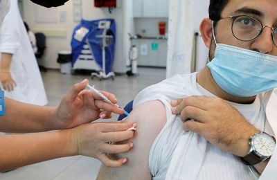 Full vaccination plus breakthrough infection equals 'super immunity'