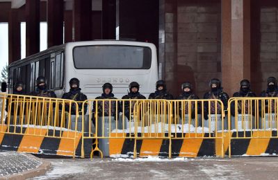 Kazakh president gives shoot-to-kill order to quell protests