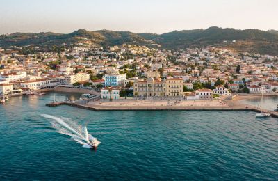 Netflix features Spetses, while Amazon Prime shoots in Athens