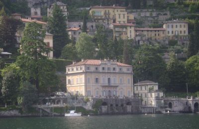 Italy seizes oligarchs' villas and yachts to put pressure on Russia