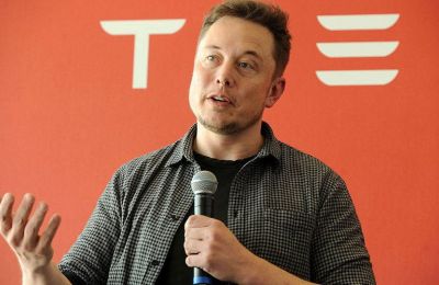 Elon Musk challenges Vladimir Putin to a 'duel'