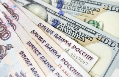 Default looms as Russia hits deadline for dollar bond payments 