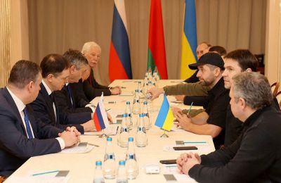 Ukraine and Russia draw up neutrality plan to end war