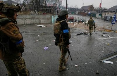 Russian troops begin moving away from positions around Kyiv