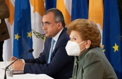 Majority of scientists in Cyprus in favor of suspending indoor mask requirement