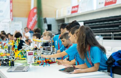 Exness supports technology education in Cyprus through Robotex Platinum sponsorship