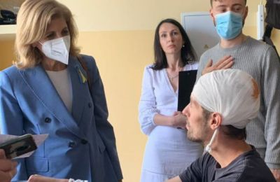 Stella Kyriakides visits Ukraine in bid to provide EU health support