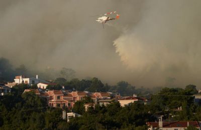 High winds as wildfire rages near Athens