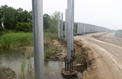 Greek minister vows to extend Evros wall by 80 kilometers