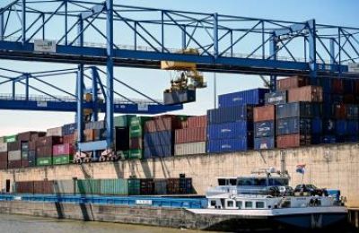 Trade deficit increased by €1.5 bln in first 8 months of 2022