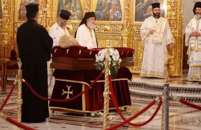 Archbishop to lie in state until funeral on Saturday (images)