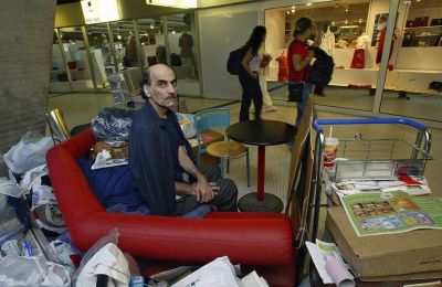 Iranian who inspired ‘The Terminal’ dies at Paris airport