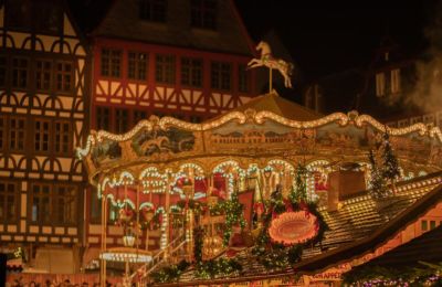 Immerse yourself in a Christmas wonderland