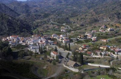 Man brings chainsaw to dispute in rural Limassol