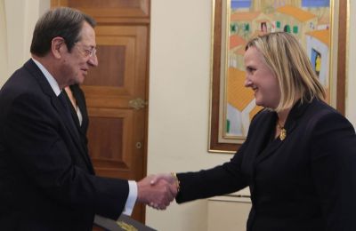 New US Ambassador presents her credentials to the President