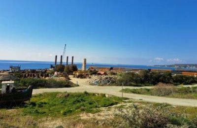 Work begins on jetty for mooring FSRU in Cyprus