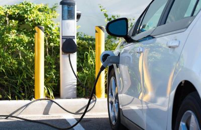 Petrol stations open their doors to electric mobility