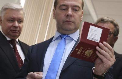 Passports of Russian officials confiscated to prevent overseas escape