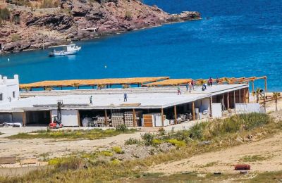 Mykonos bar ordered to remove illegal builds or face 22m euro fine