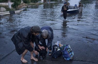 Deaths confirmed after Kherson dam collapse