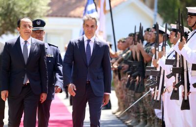 Greek PM honors Cyprus' heroes