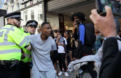 Viral TikTok call sparks chaotic scene on London's iconic street (video)