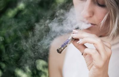 France to prohibit disposable e-cigarettes in new anti-tobacco initiative