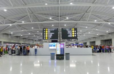 Drunk passenger shoves policeman at Larnaca airport