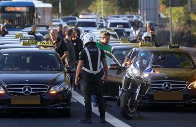 Taxi driver protest sparks traffic chaos in Nicosia