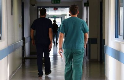 Healthcare workers demand collective contract in eight-hour strike