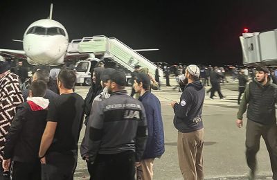 Riot erupts in Russia as hundreds storm airport over Israel flight arrival