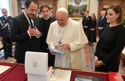 Christodoulides meets Pope Francis and talks with ENI in Rome