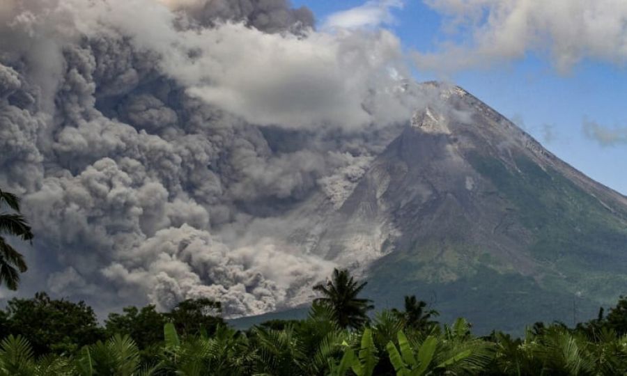 Indonesia's Marapi volcano erupts for the second day, halting search for 12  missing climbers - WTOP News