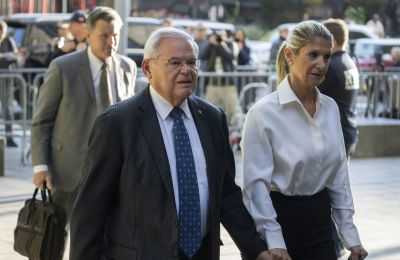 Bob Menendez to implicate his wife in May corruption trial